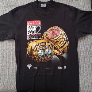 Vintage Chicago Bulls T-Shirt  NEVER WORN  Large
